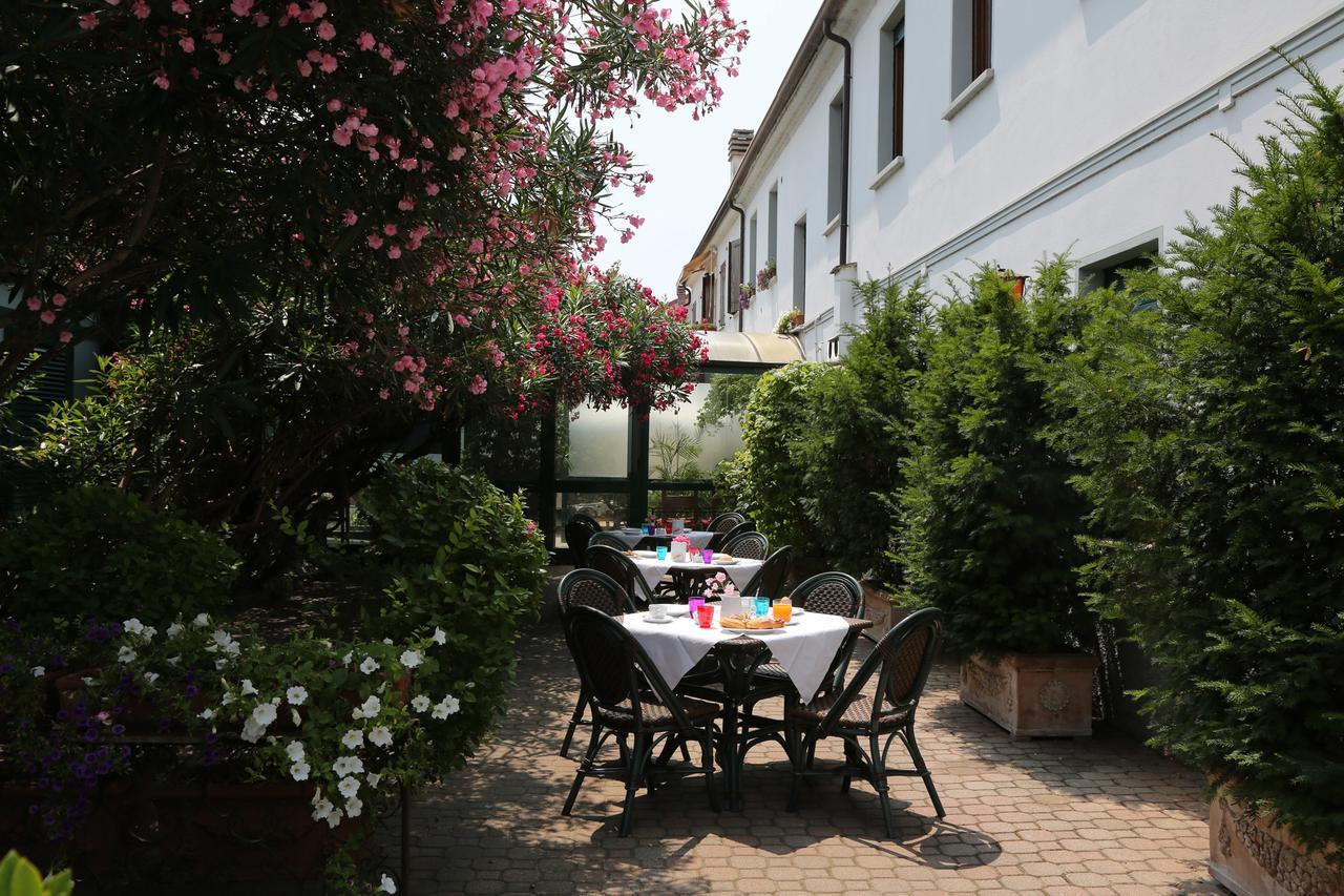 Hotel Il Granaio 曼托瓦诺港 外观 照片